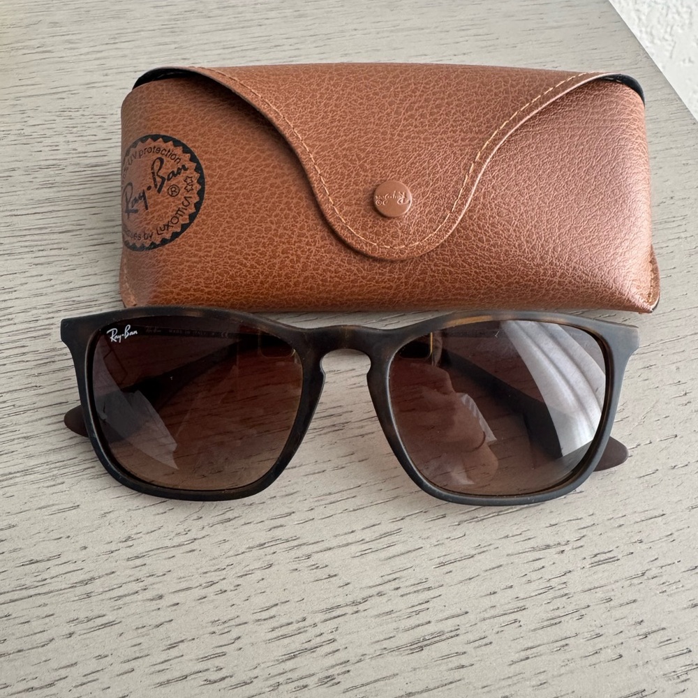 Ray-Ban Sunglasses with Case
